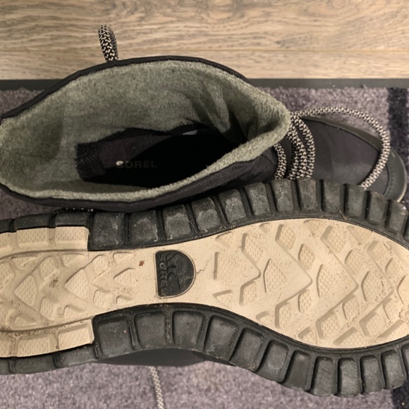 Sorel Winter Boots - Picture 3 of 9